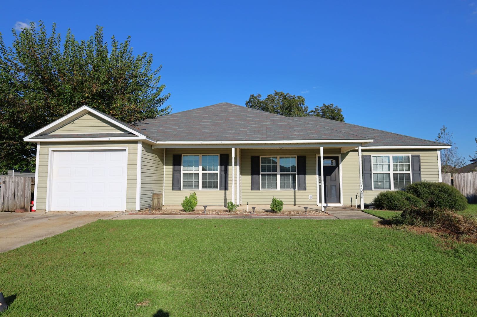 Valdosta House: 5080 Branch Point Dr