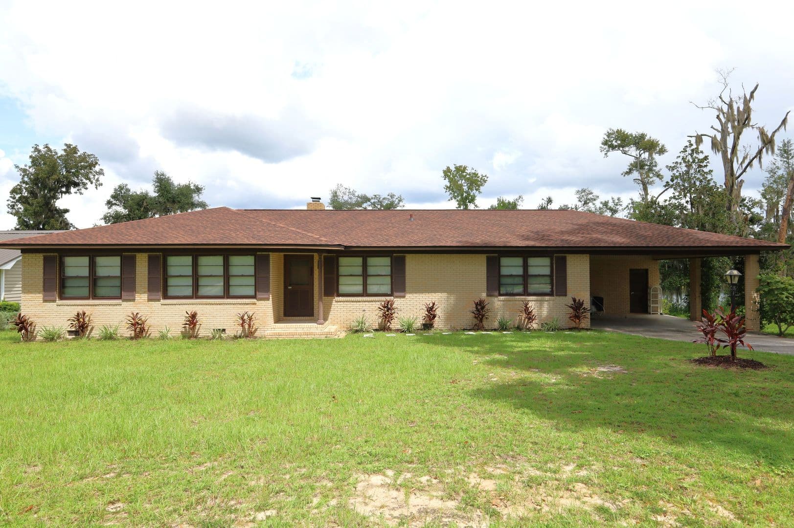 Lake Park House: 5362 Moss Oak Trl