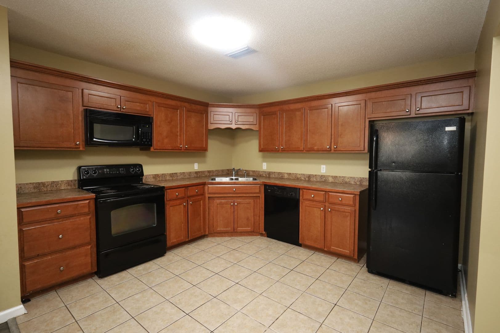Valdosta Apartment: 1728 Eli PL