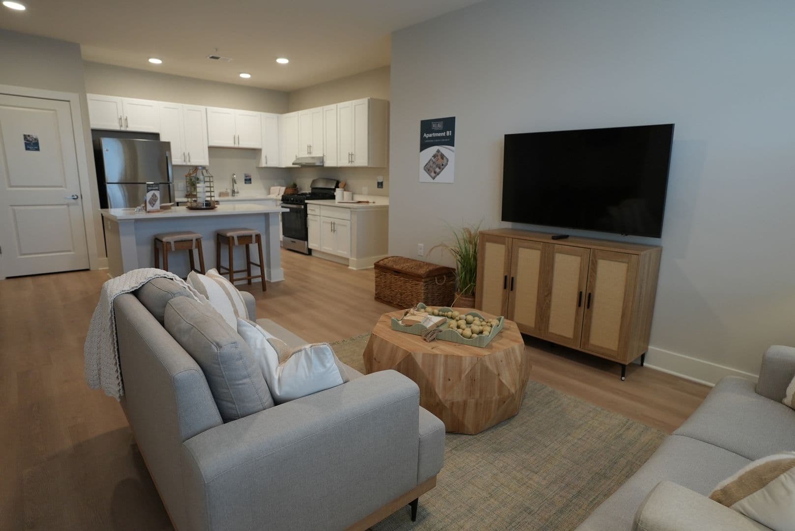 Hamilton Apartment: 1555 Klockner Road