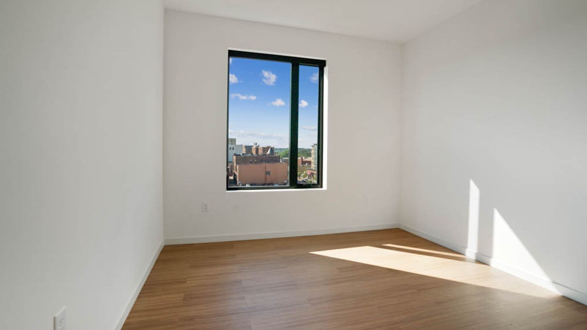 Eau Claire Apartment: 100 N Farwell Street