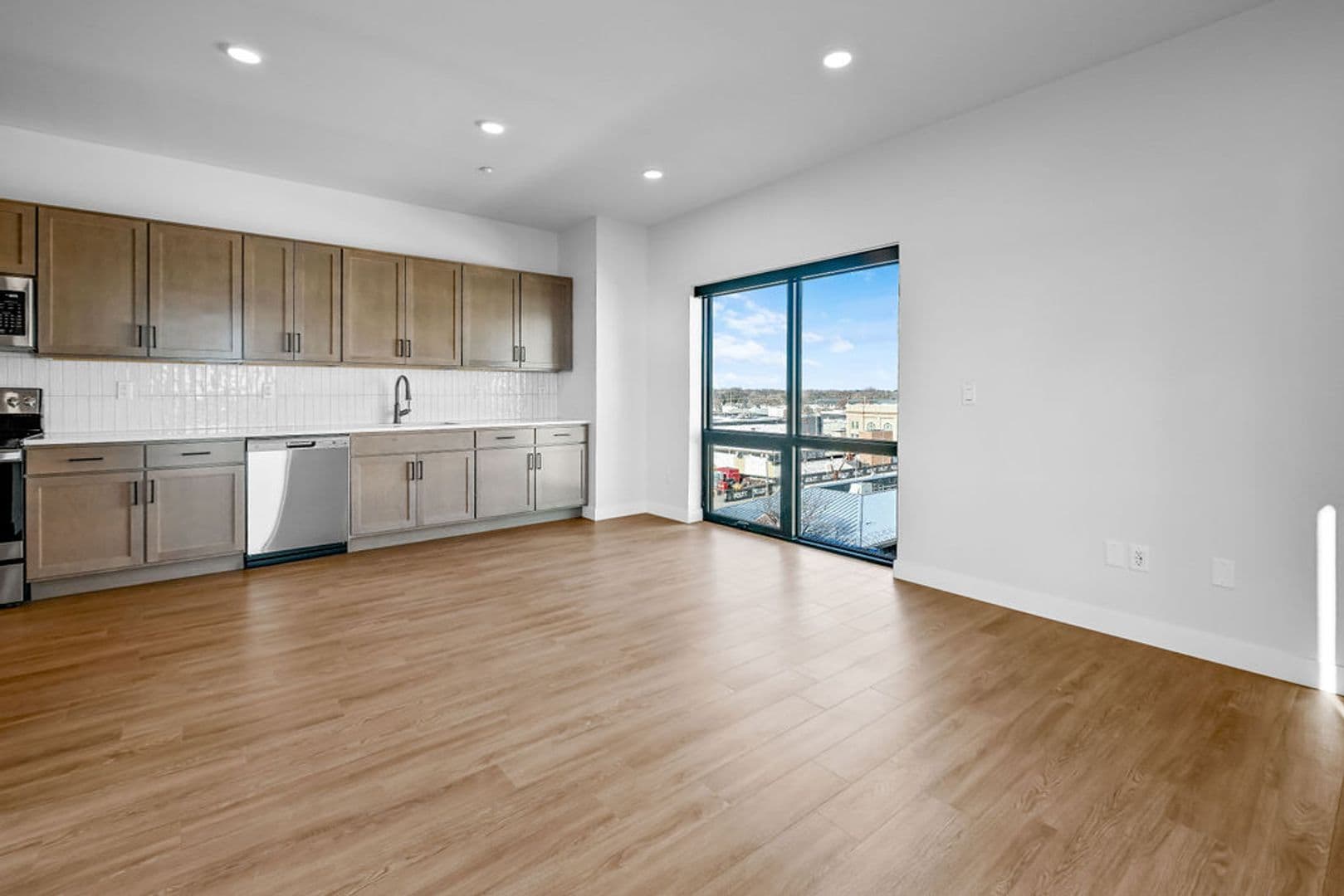 Appleton Apartment: 115 E. Washington St.