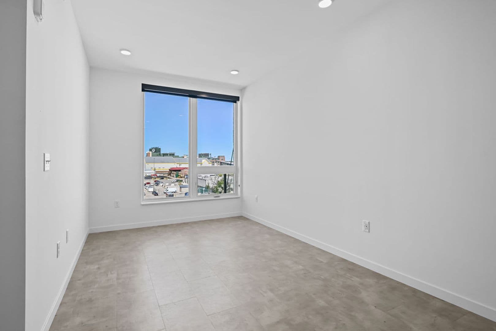 Ashwaubenon Apartment: 686 Mike McCarthy Way
