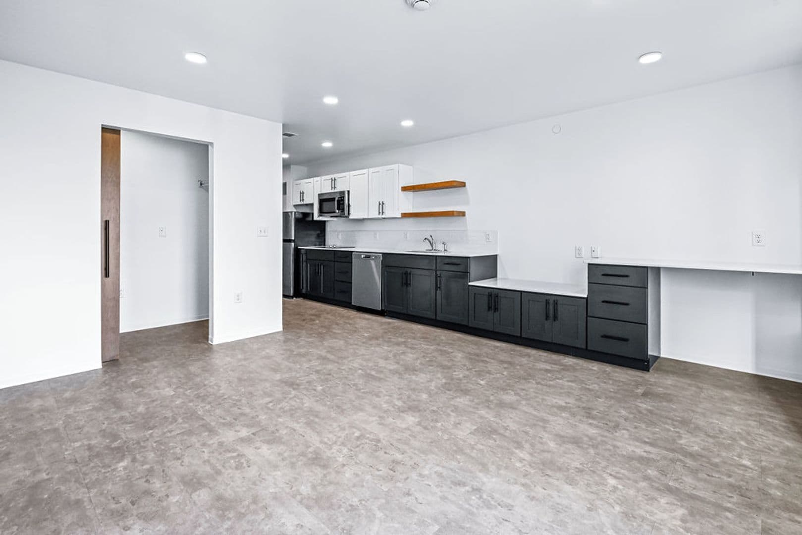 Stevens Point Apartment: 1020 Centerpoint Drive