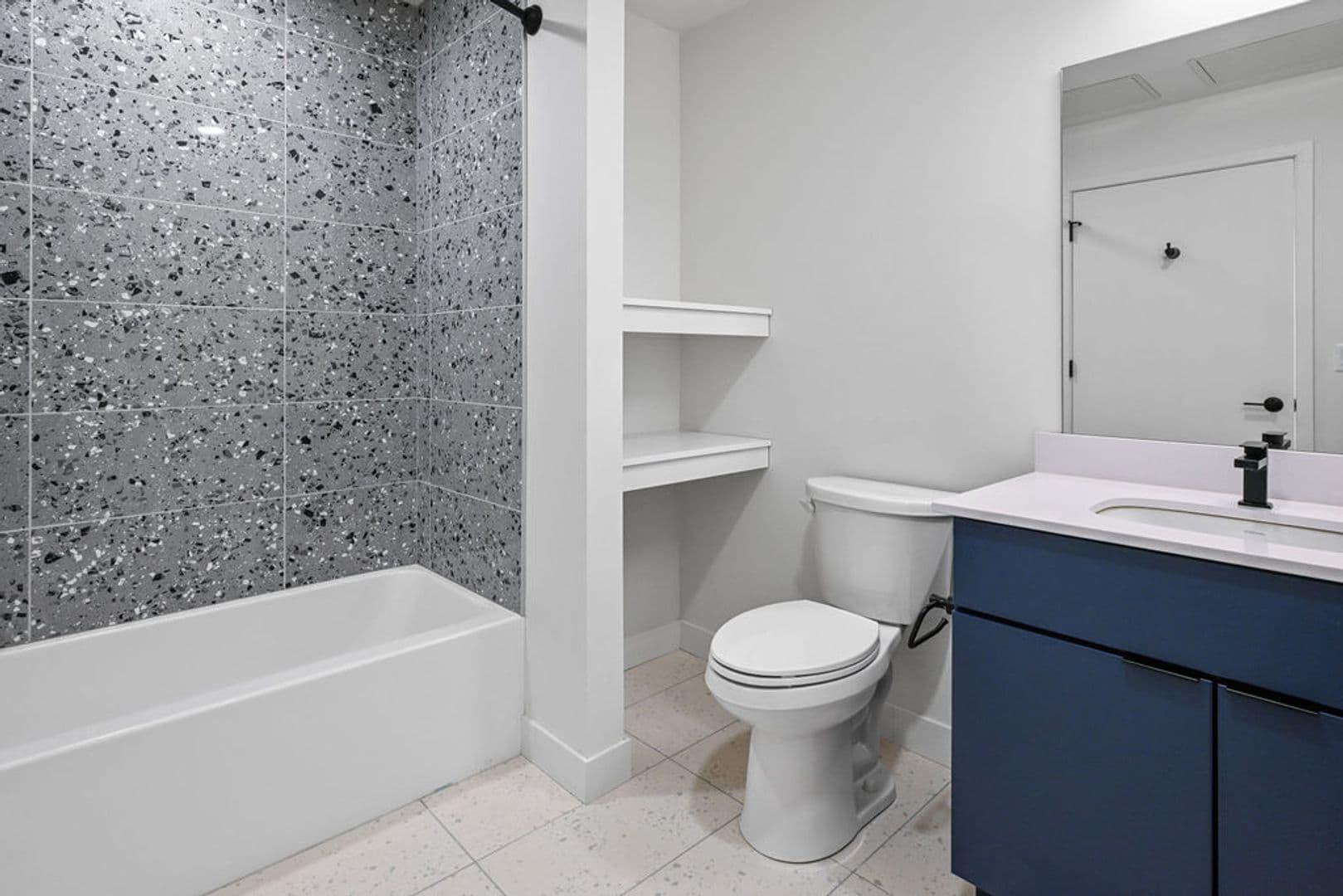 Oshkosh Apartment: 417 Marion Road