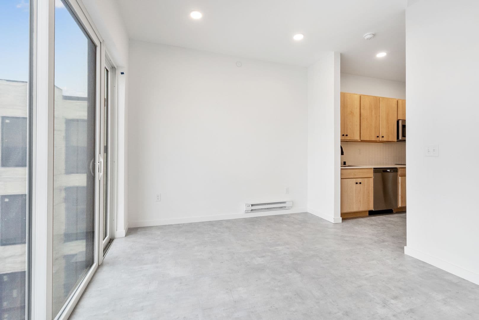 Ashwaubenon Apartment: 686 Mike McCarthy Way