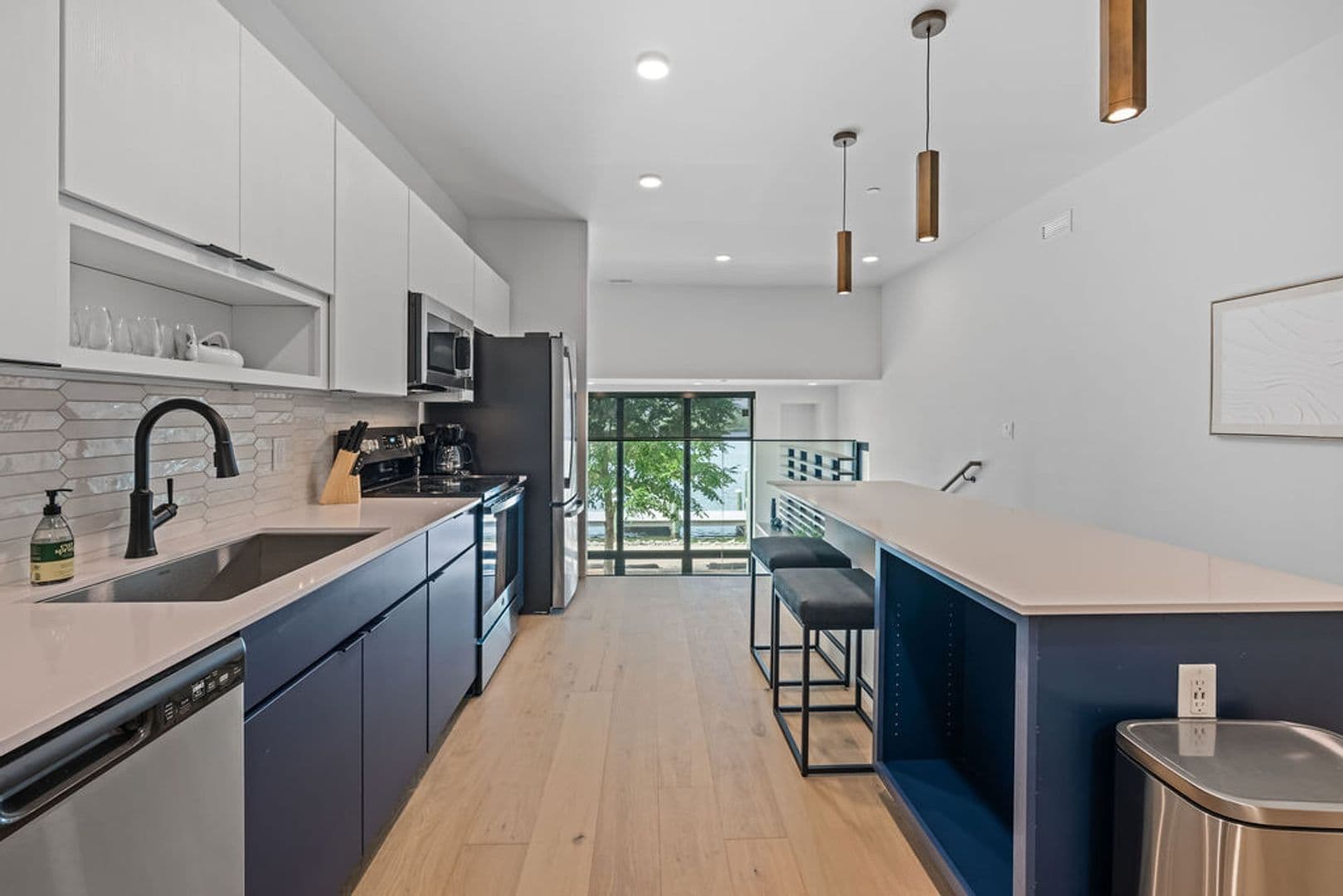 Oshkosh Apartment: 417 Marion Road