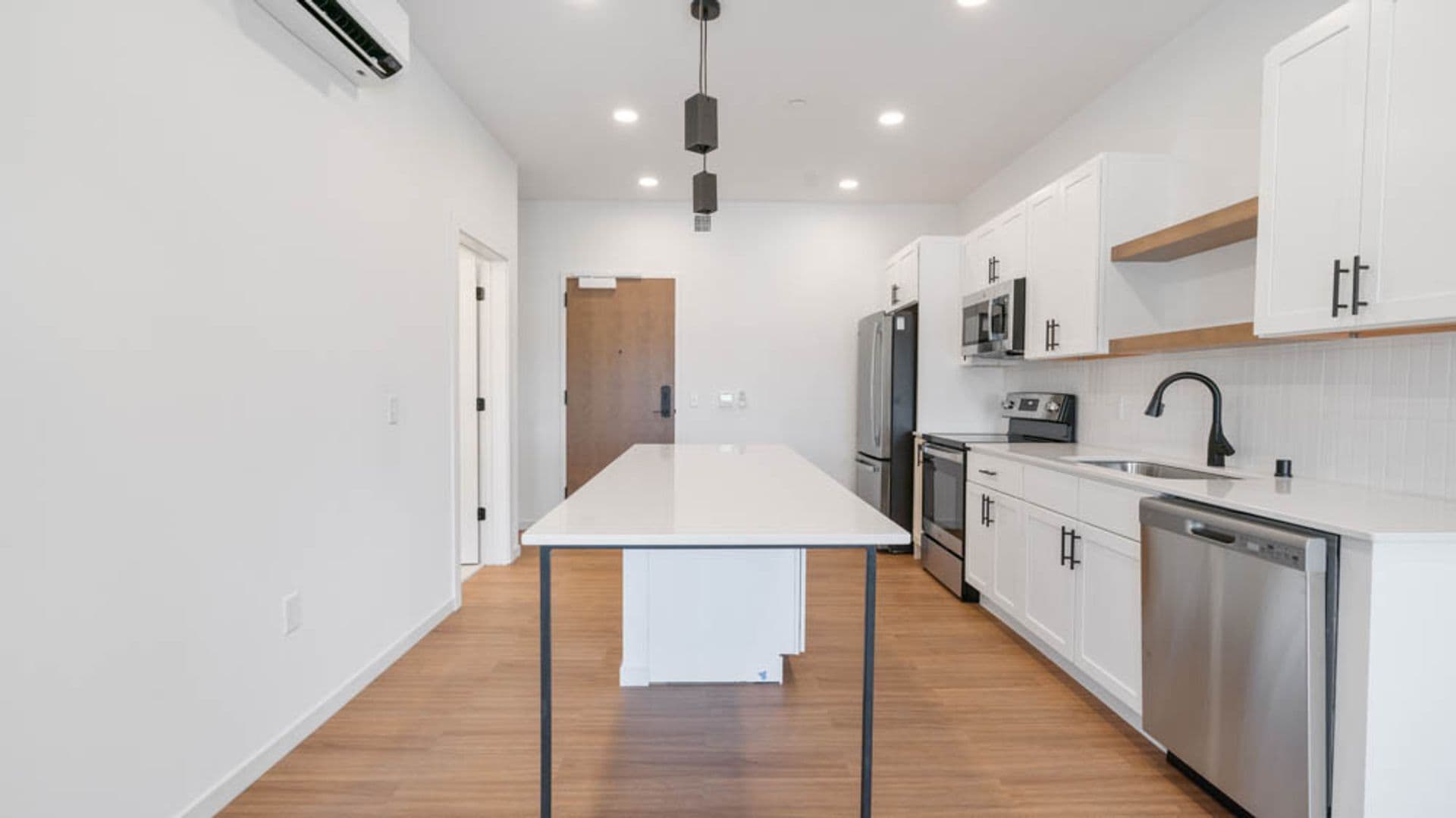 Eau Claire Apartment: 100 N Farwell Street