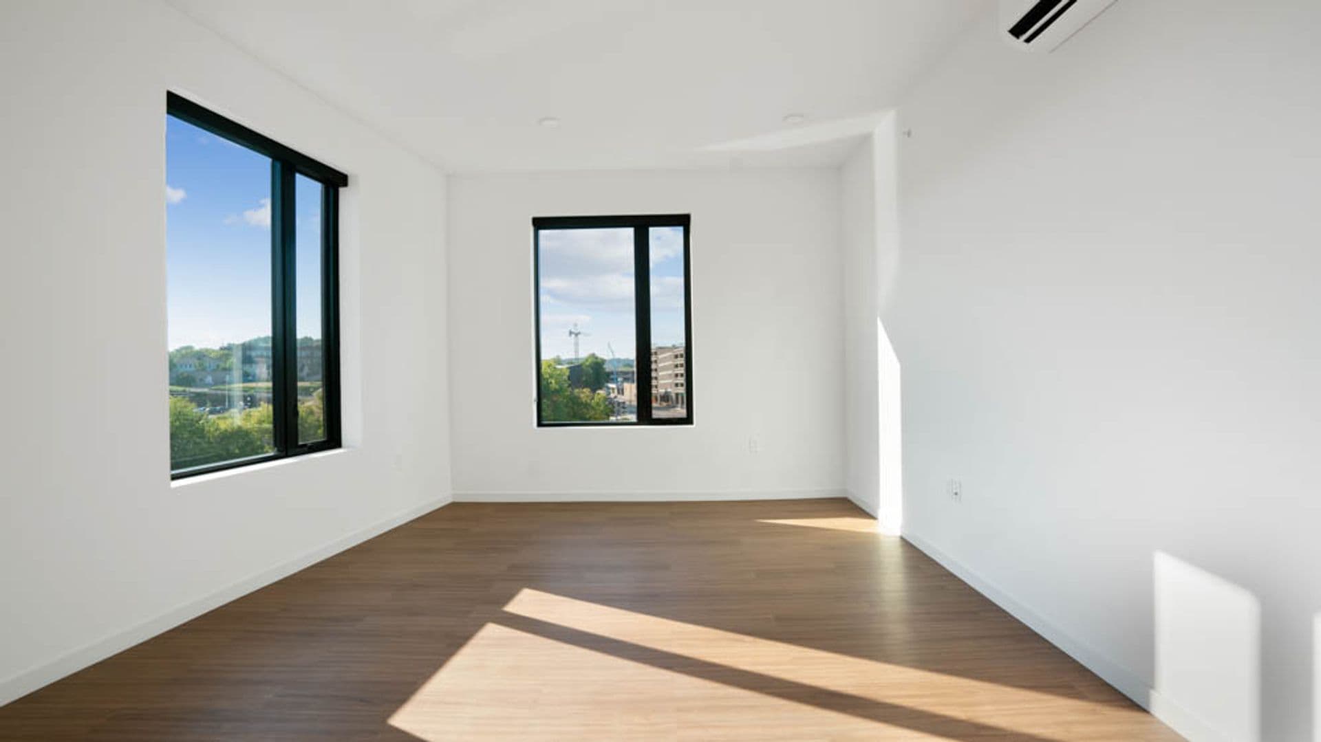Eau Claire Apartment: 100 N Farwell Street