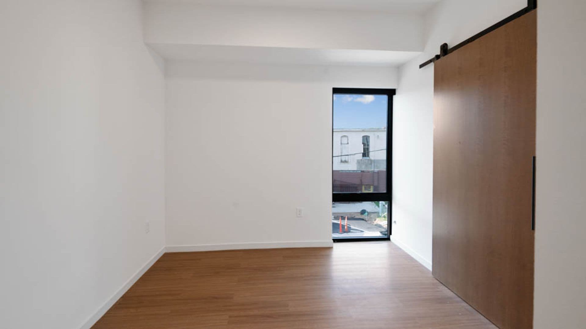 Eau Claire Apartment: 100 N Farwell Street