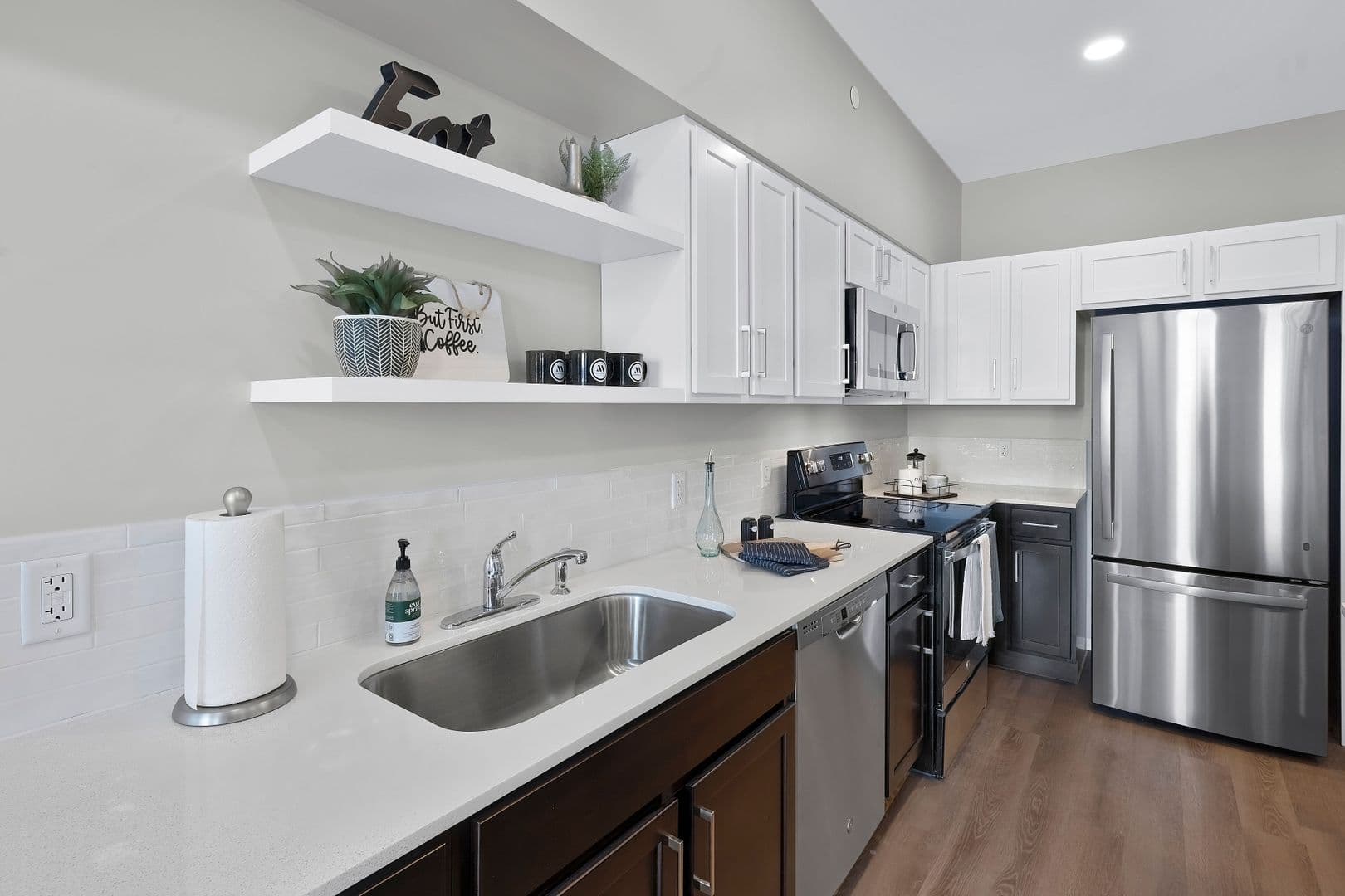 Stevens Point Apartment: 1020 Centerpoint Drive