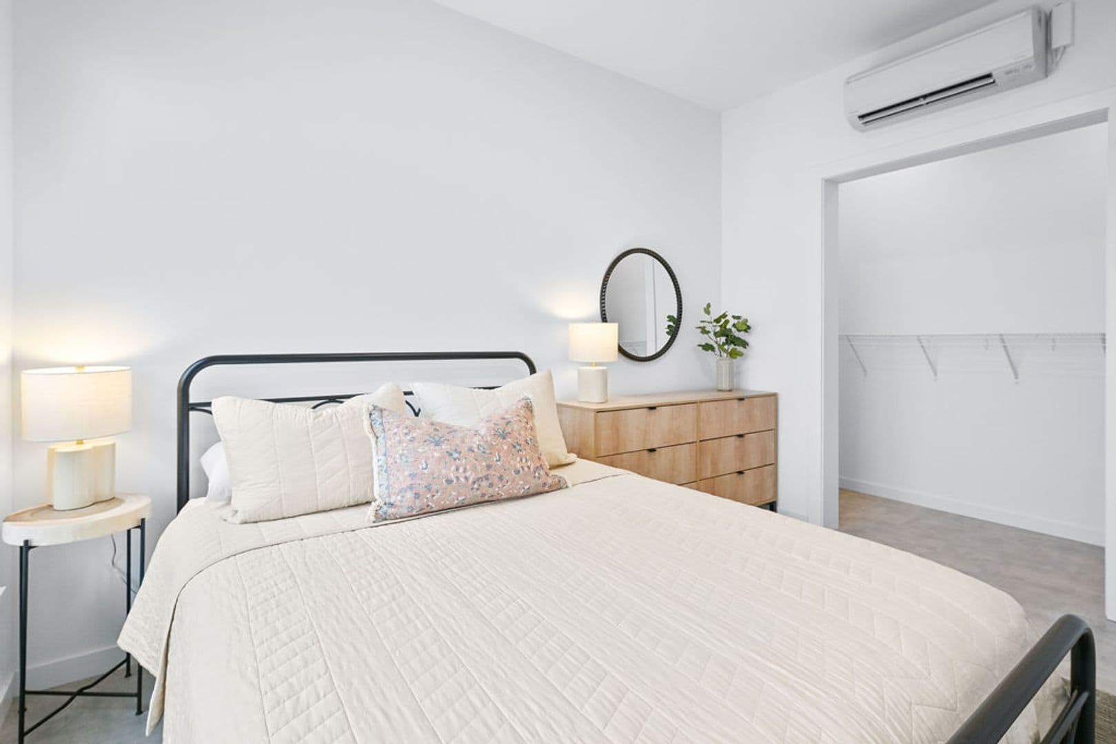 Ashwaubenon Apartment: 686 Mike McCarthy Way