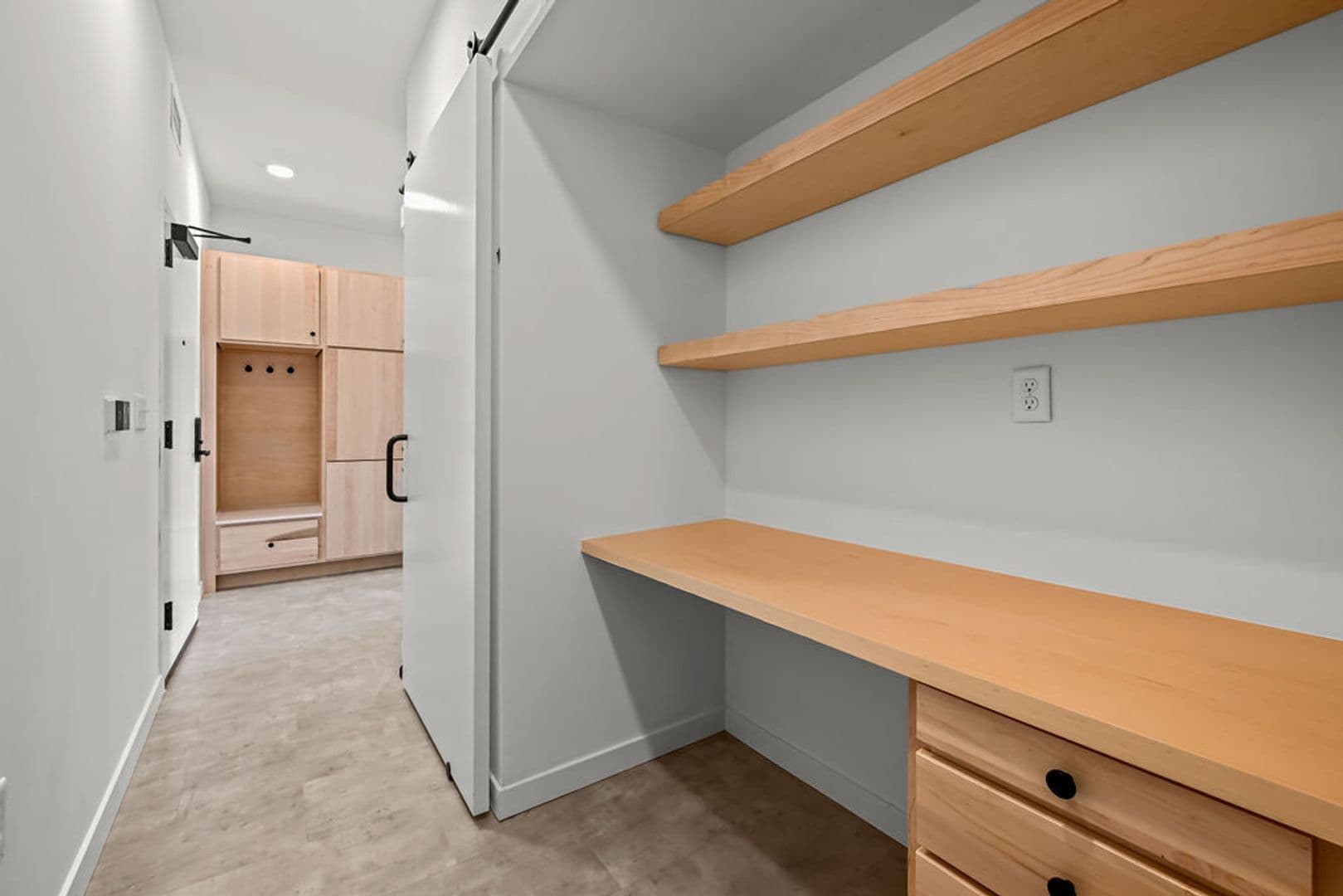 Ashwaubenon Apartment: 686 Mike McCarthy Way