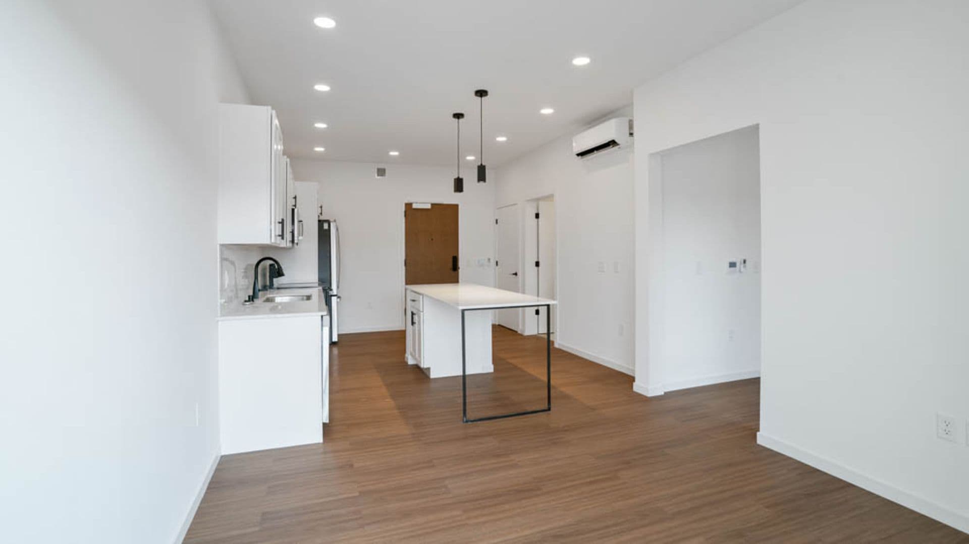 Eau Claire Apartment: 100 N Farwell Street