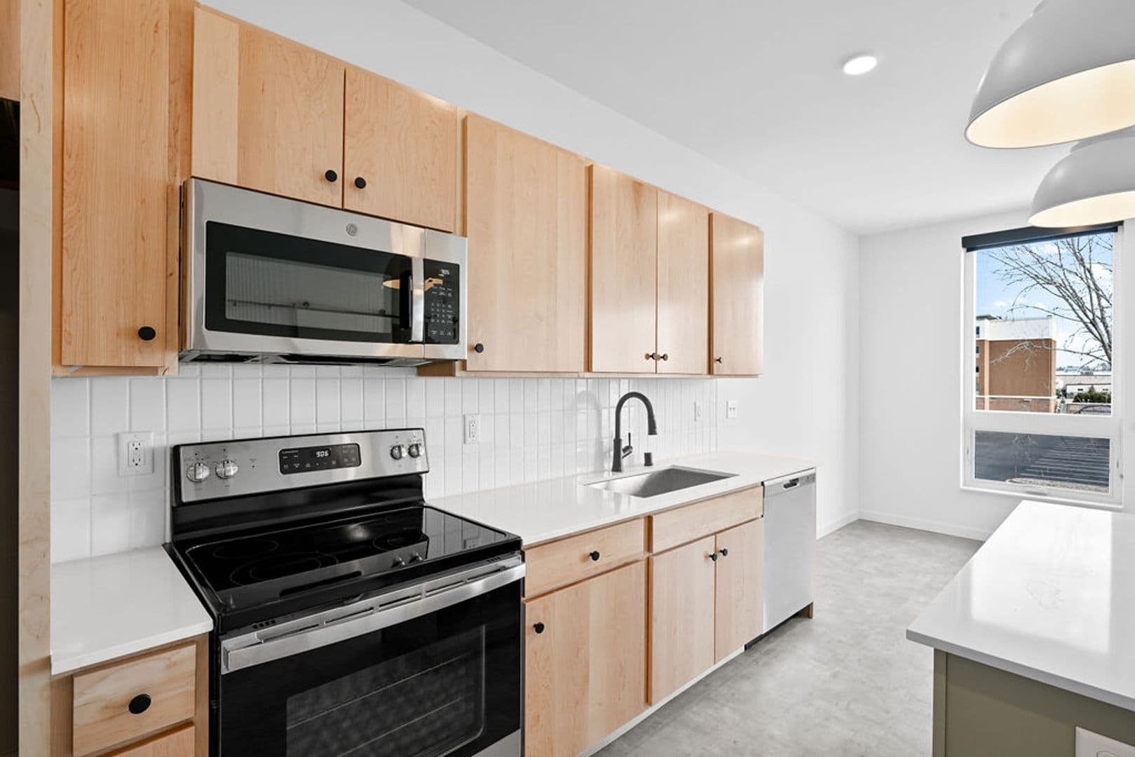 Ashwaubenon Apartment: 686 Mike McCarthy Way
