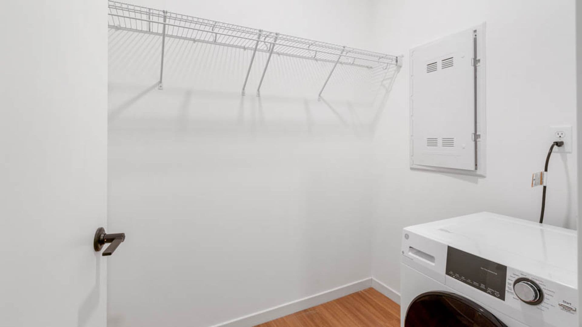 Eau Claire Apartment: 100 N Farwell Street