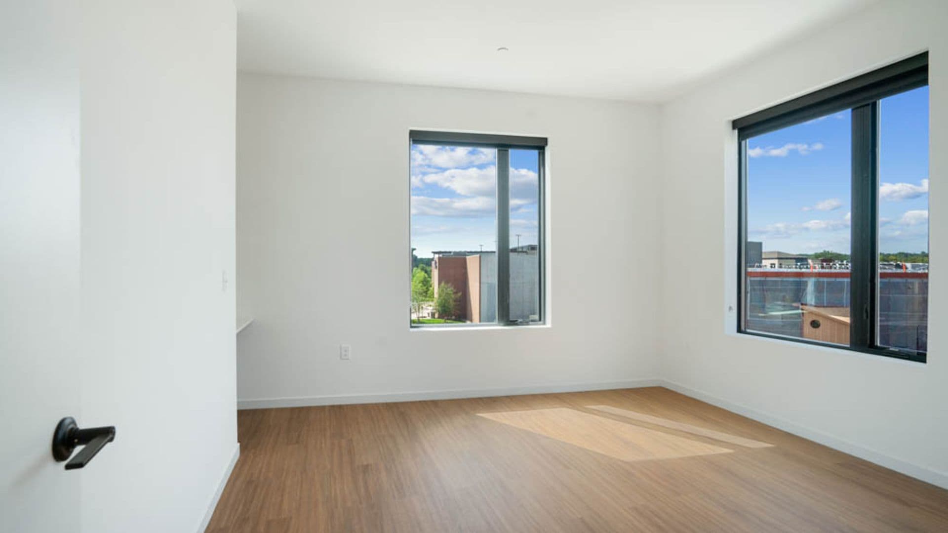 Eau Claire Apartment: 100 N Farwell Street