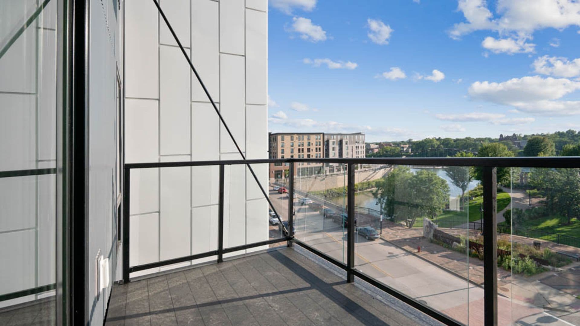 Eau Claire Apartment: 100 N Farwell Street