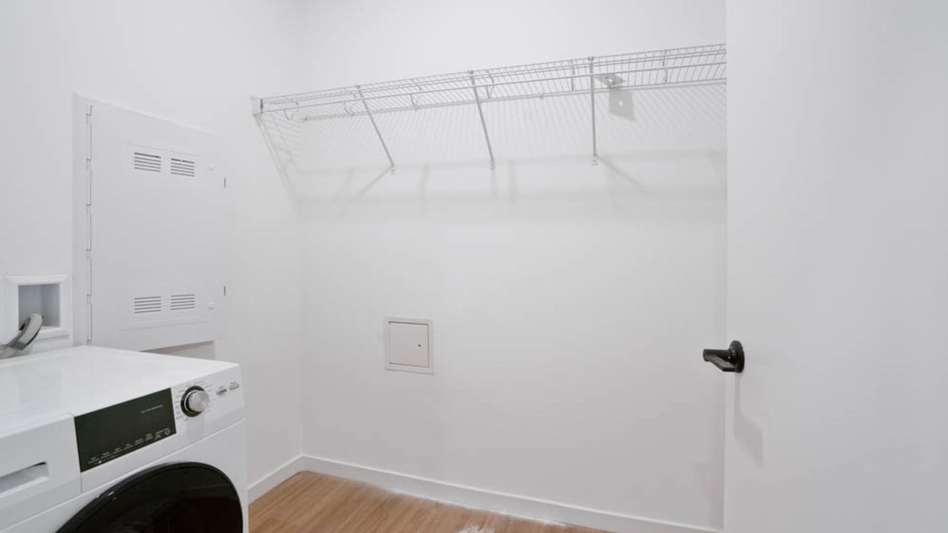 Eau Claire Apartment: 100 N Farwell Street