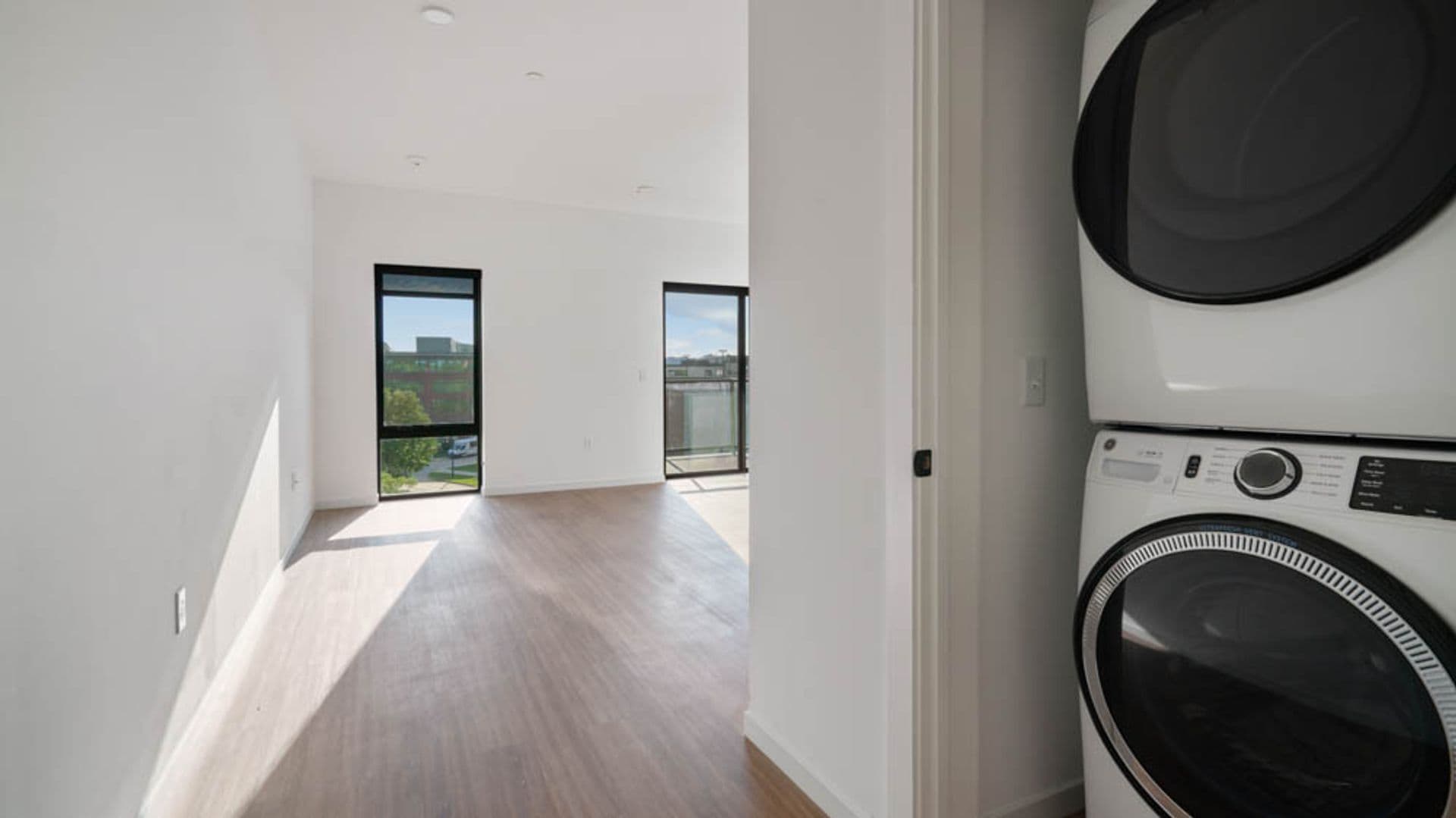 Eau Claire Apartment: 100 N Farwell Street