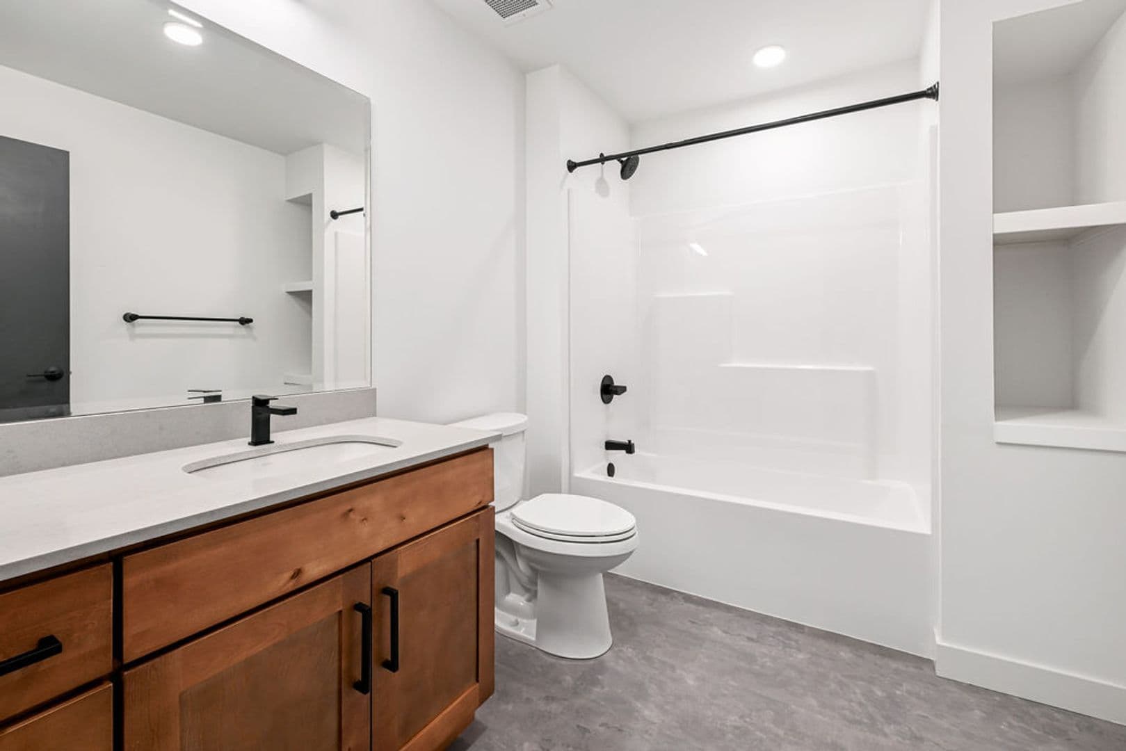 Burlington Apartment: 424 North 3rd Street