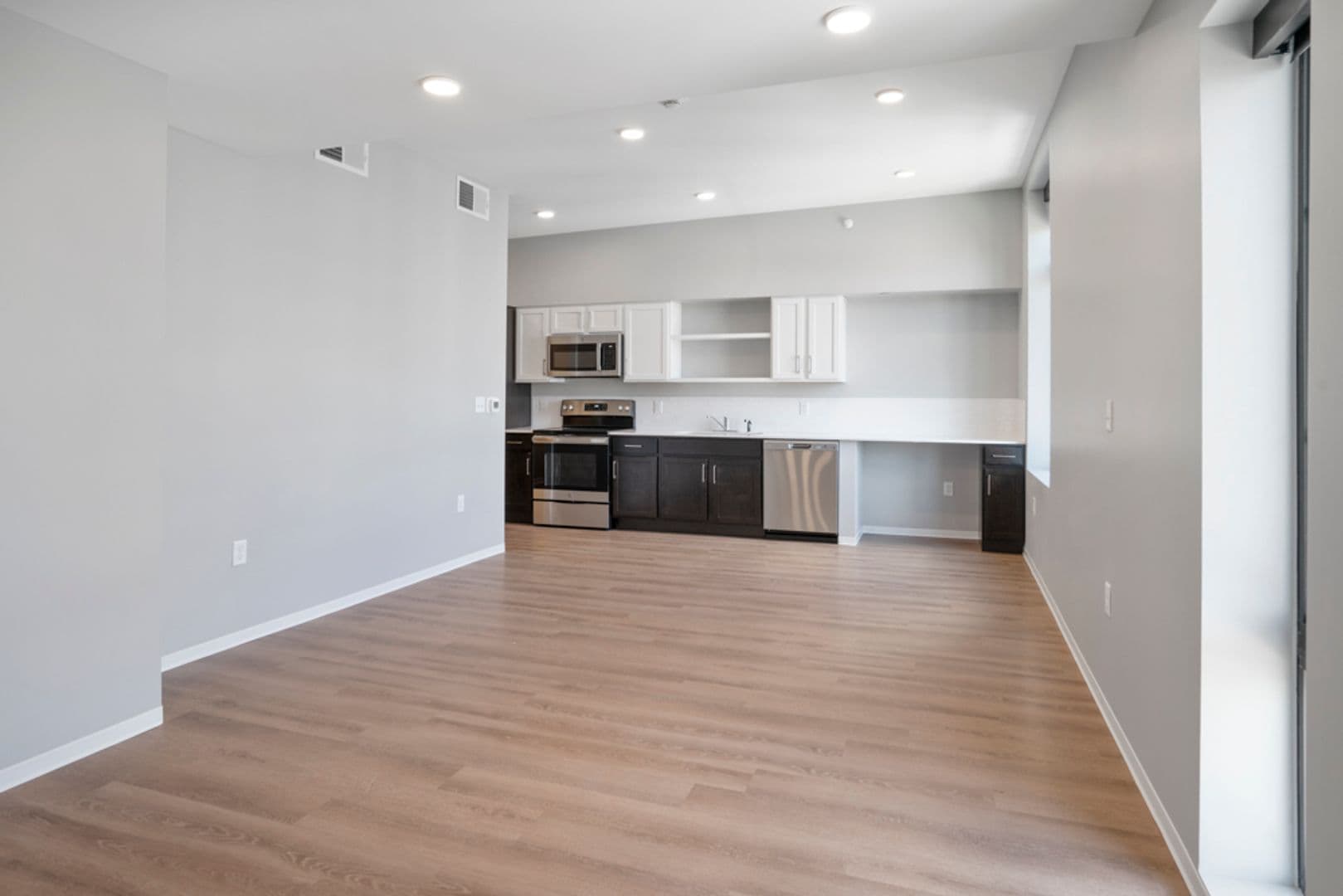 Stevens Point Apartment: 1020 Centerpoint Drive