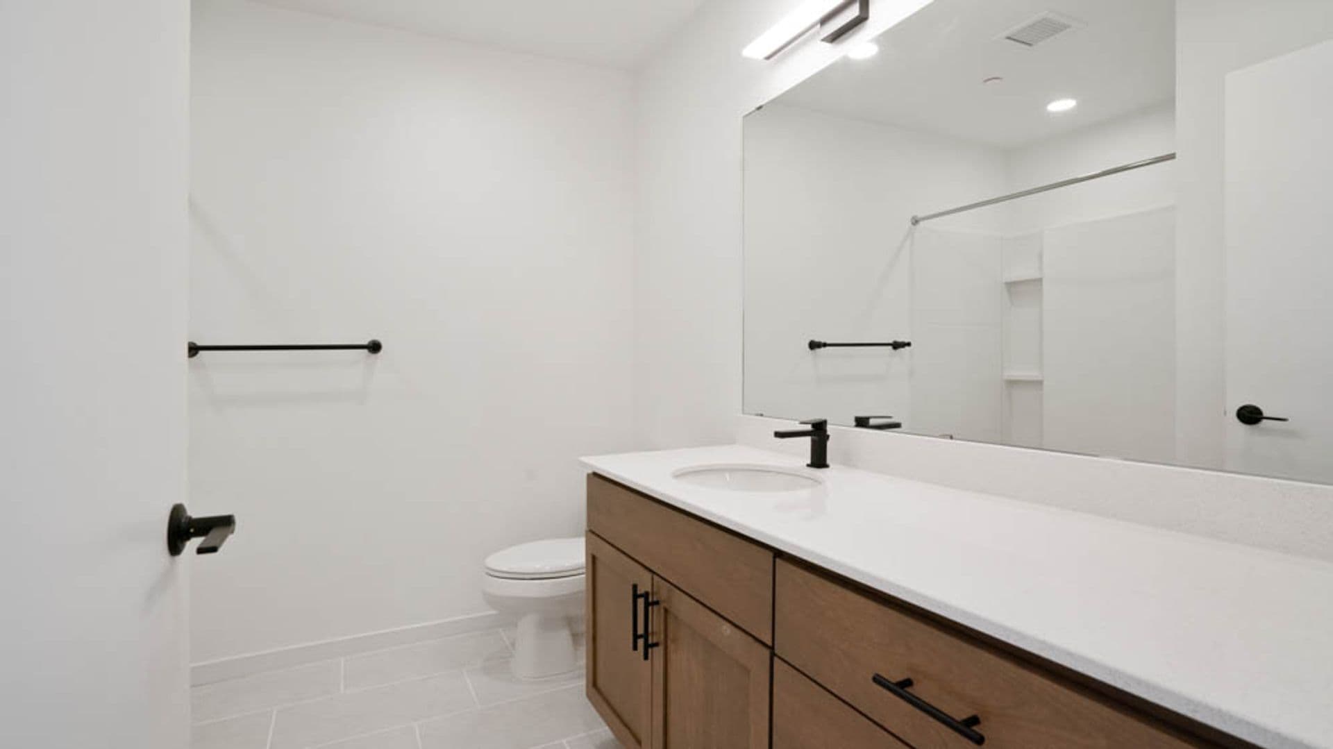 Eau Claire Apartment: 100 N Farwell Street