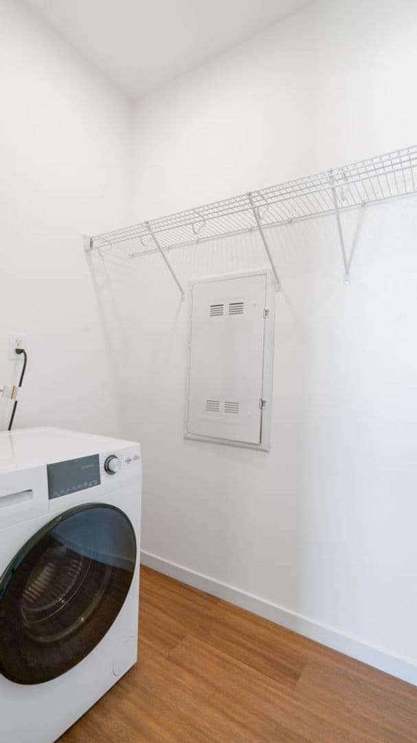 Eau Claire Apartment: 100 N Farwell Street