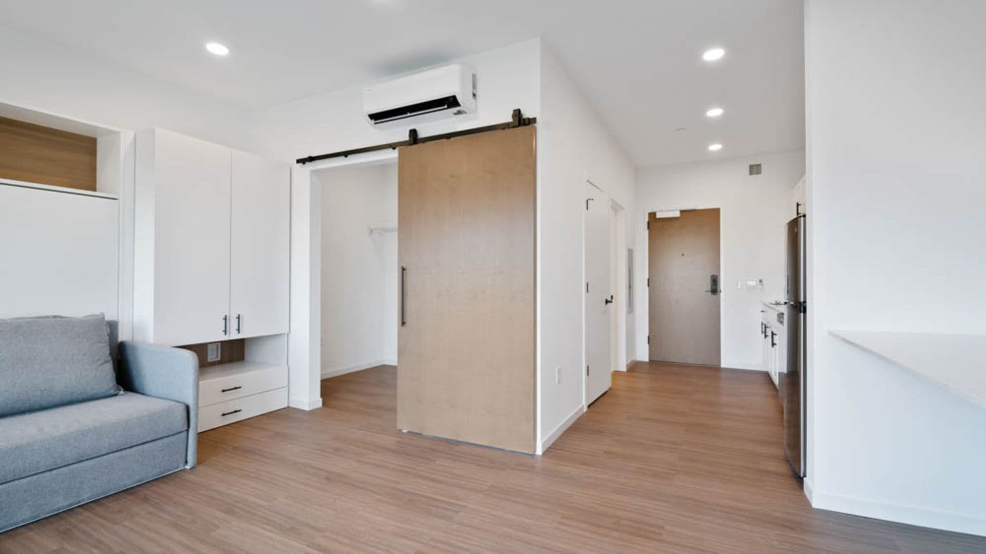 Eau Claire Apartment: 100 N Farwell Street