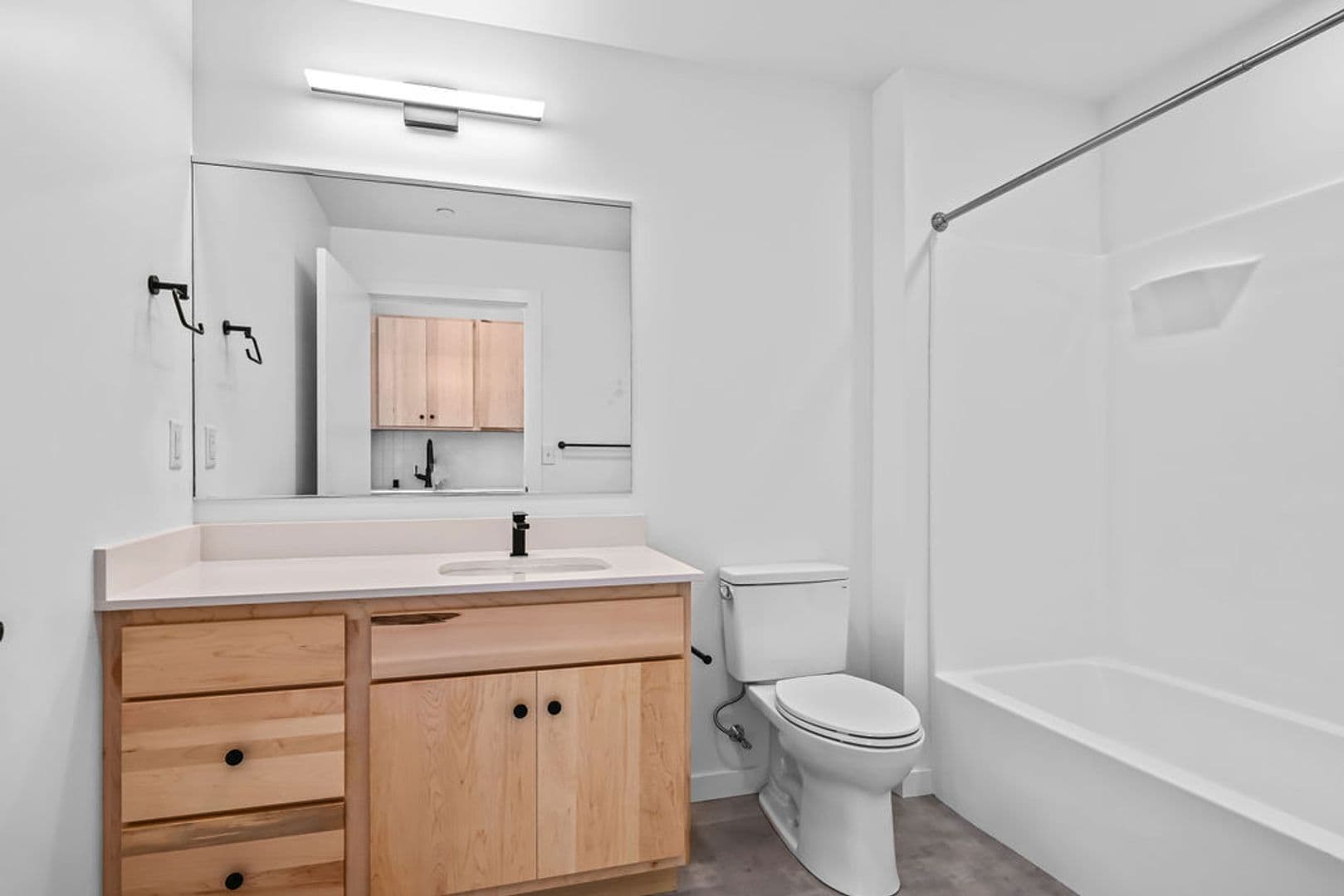 Ashwaubenon Apartment: 686 Mike McCarthy Way