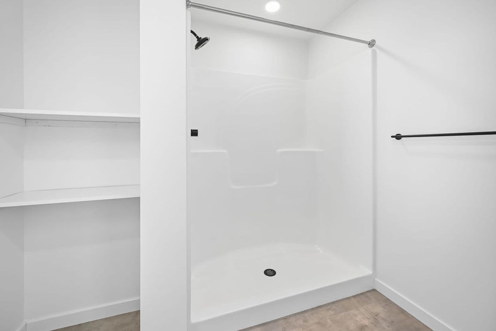Ashwaubenon Apartment: 686 Mike McCarthy Way
