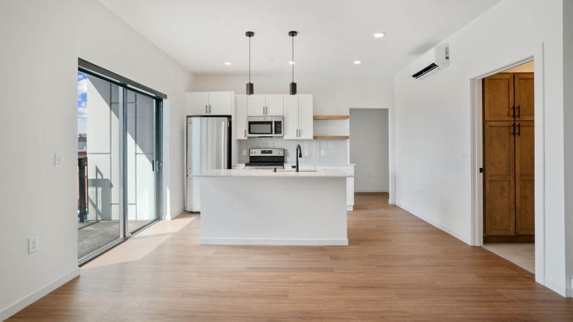 Eau Claire Apartment: 100 N Farwell Street