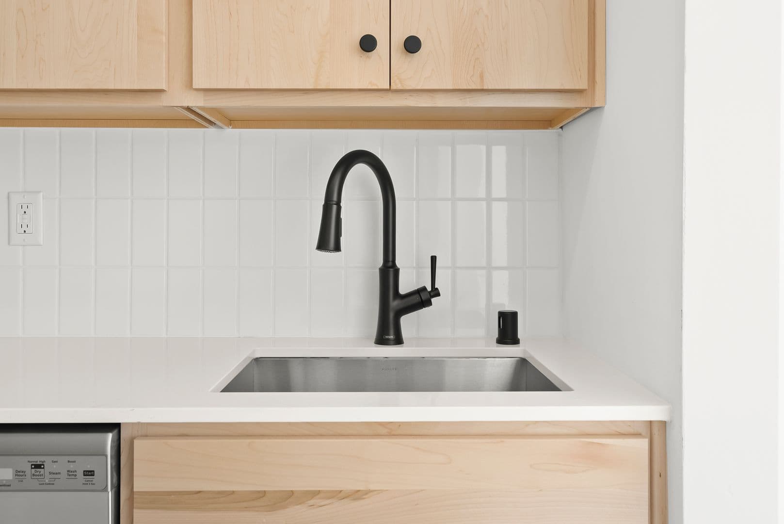 Ashwaubenon Apartment: 686 Mike McCarthy Way