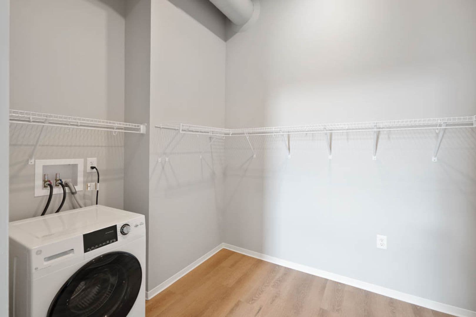 Stevens Point Apartment: 1020 Centerpoint Drive