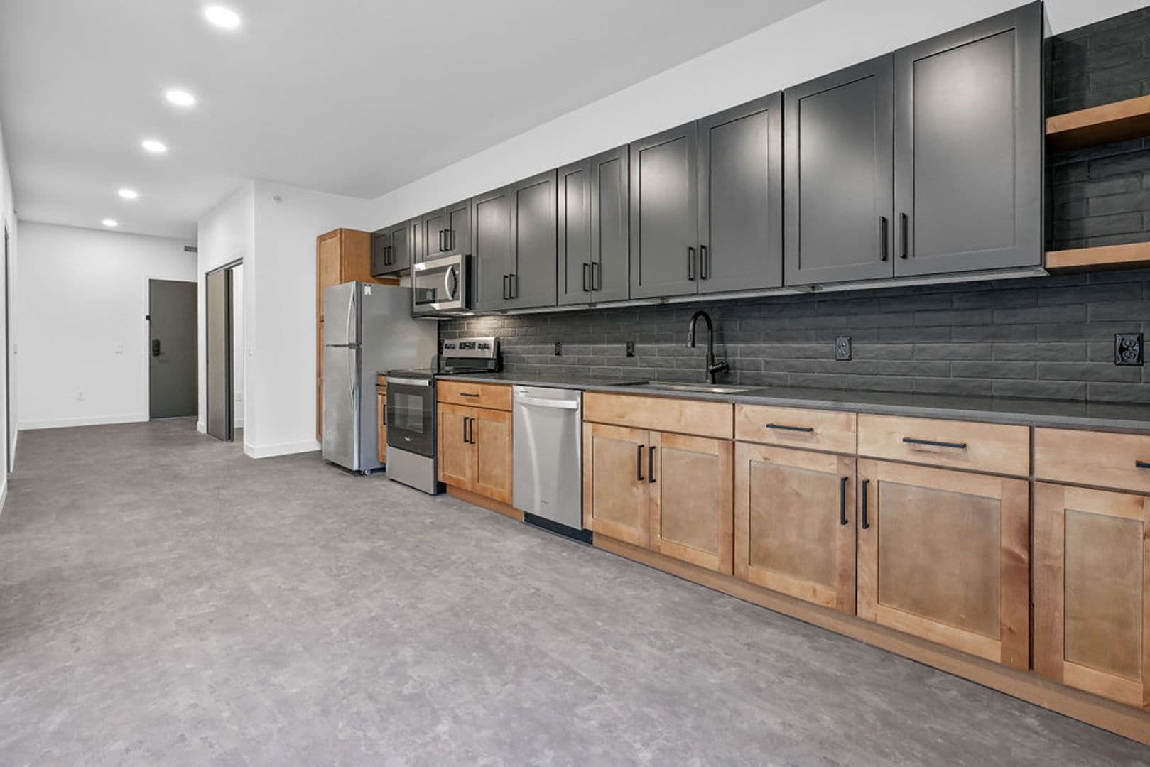 Burlington Apartment: 424 North 3rd Street