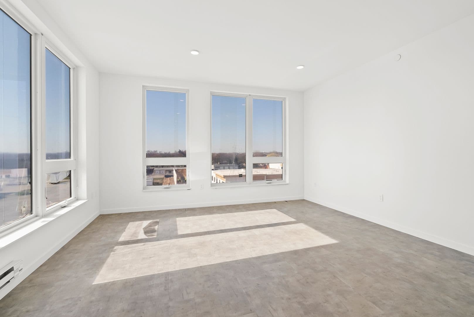 Ashwaubenon Apartment: 686 Mike McCarthy Way