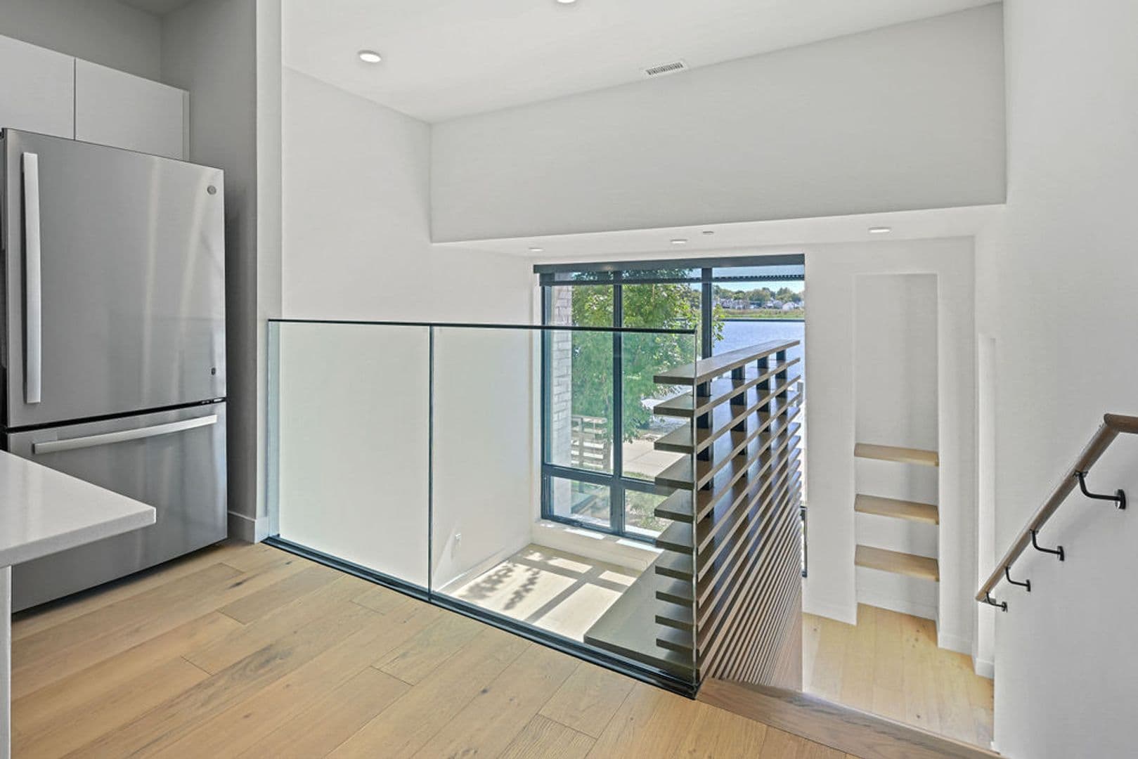 Oshkosh Apartment: 417 Marion Road