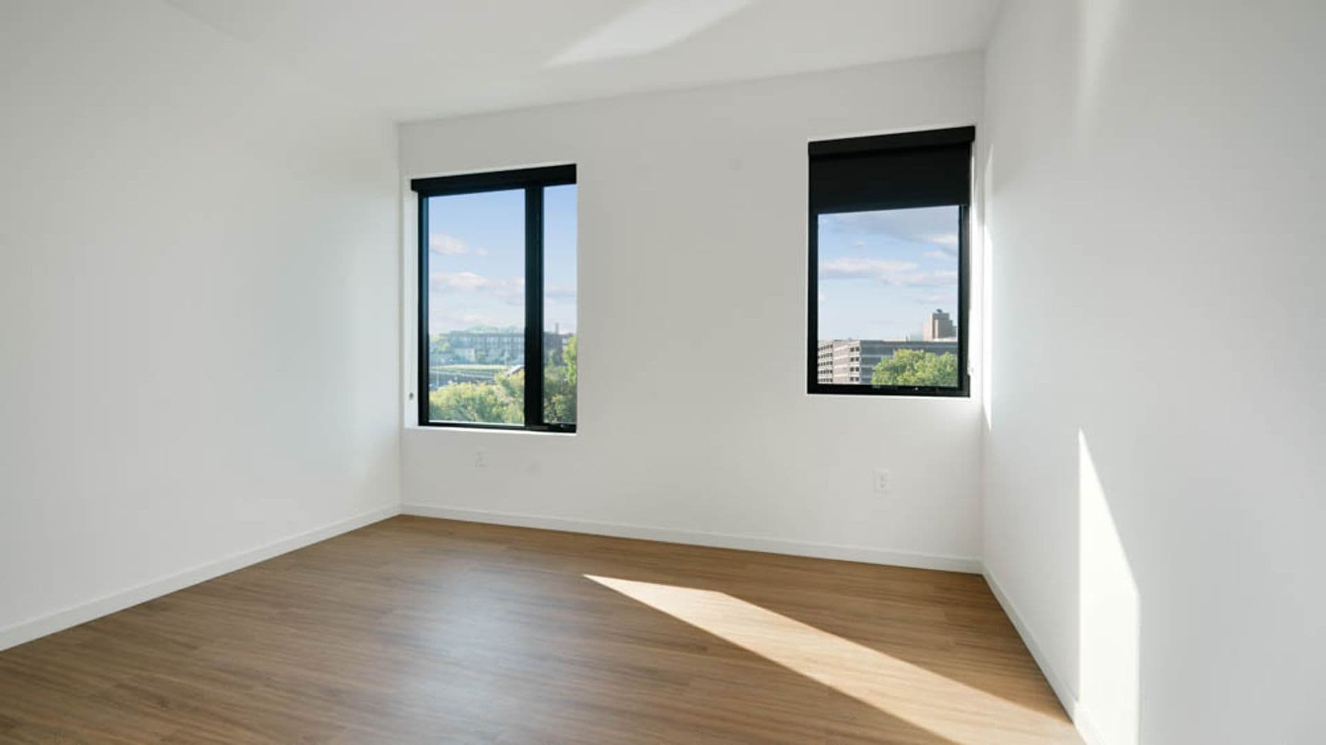 Eau Claire Apartment: 100 N Farwell Street