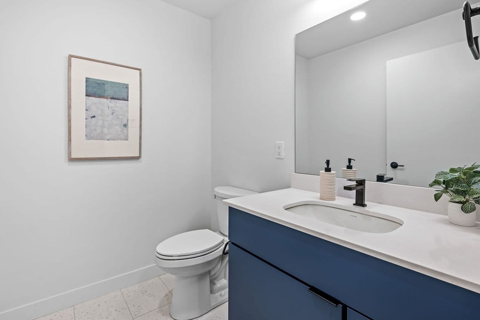 Oshkosh Apartment: 417 Marion Road