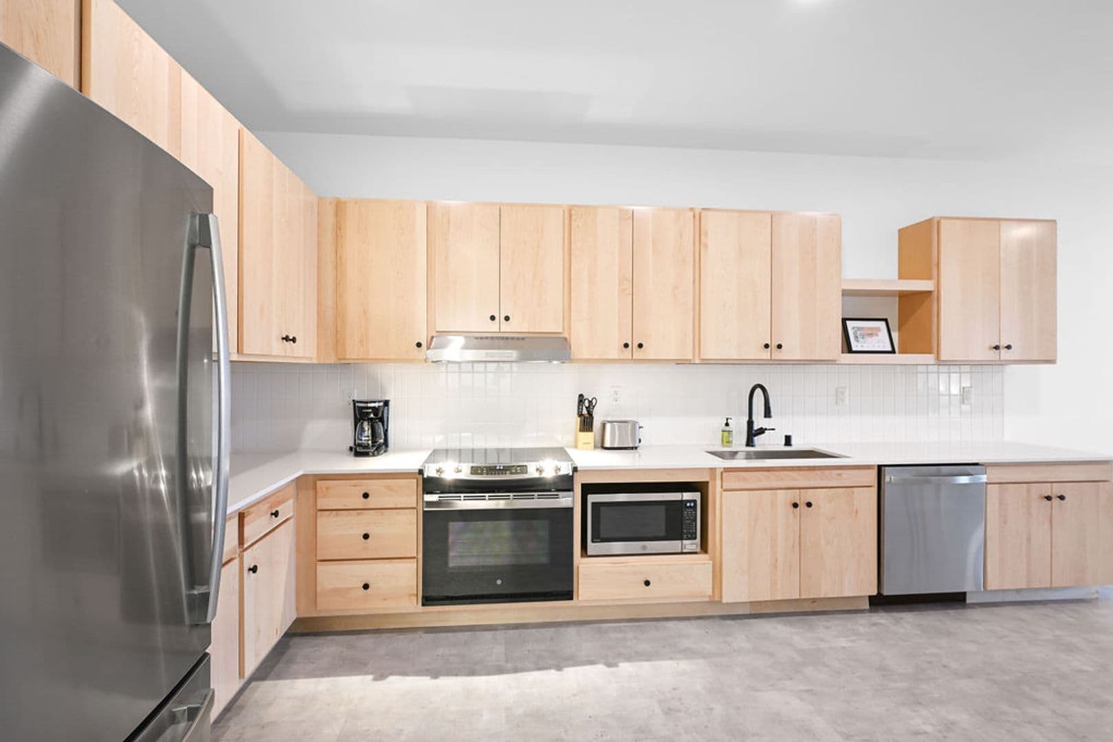 Ashwaubenon Apartment: 686 Mike McCarthy Way