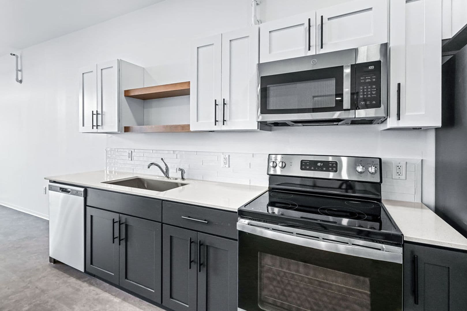 Stevens Point Apartment: 1020 Centerpoint Drive