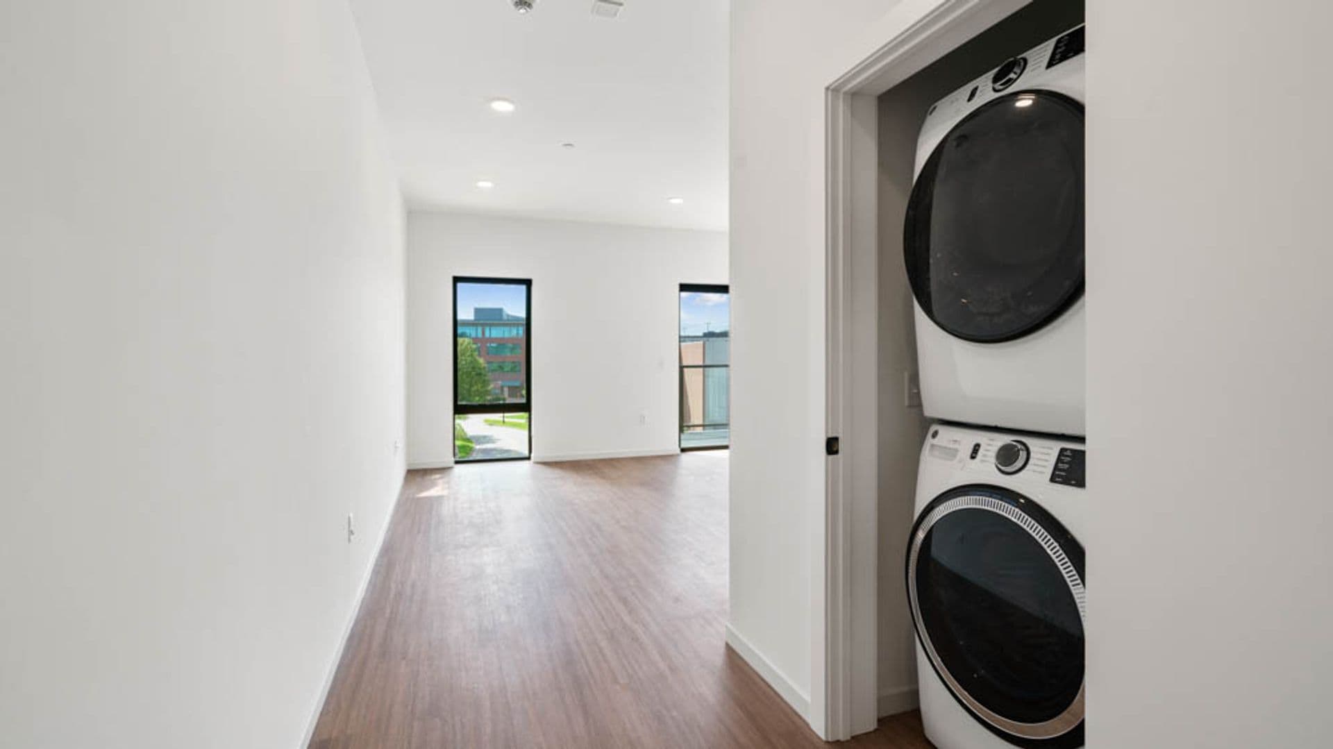 Eau Claire Apartment: 100 N Farwell Street