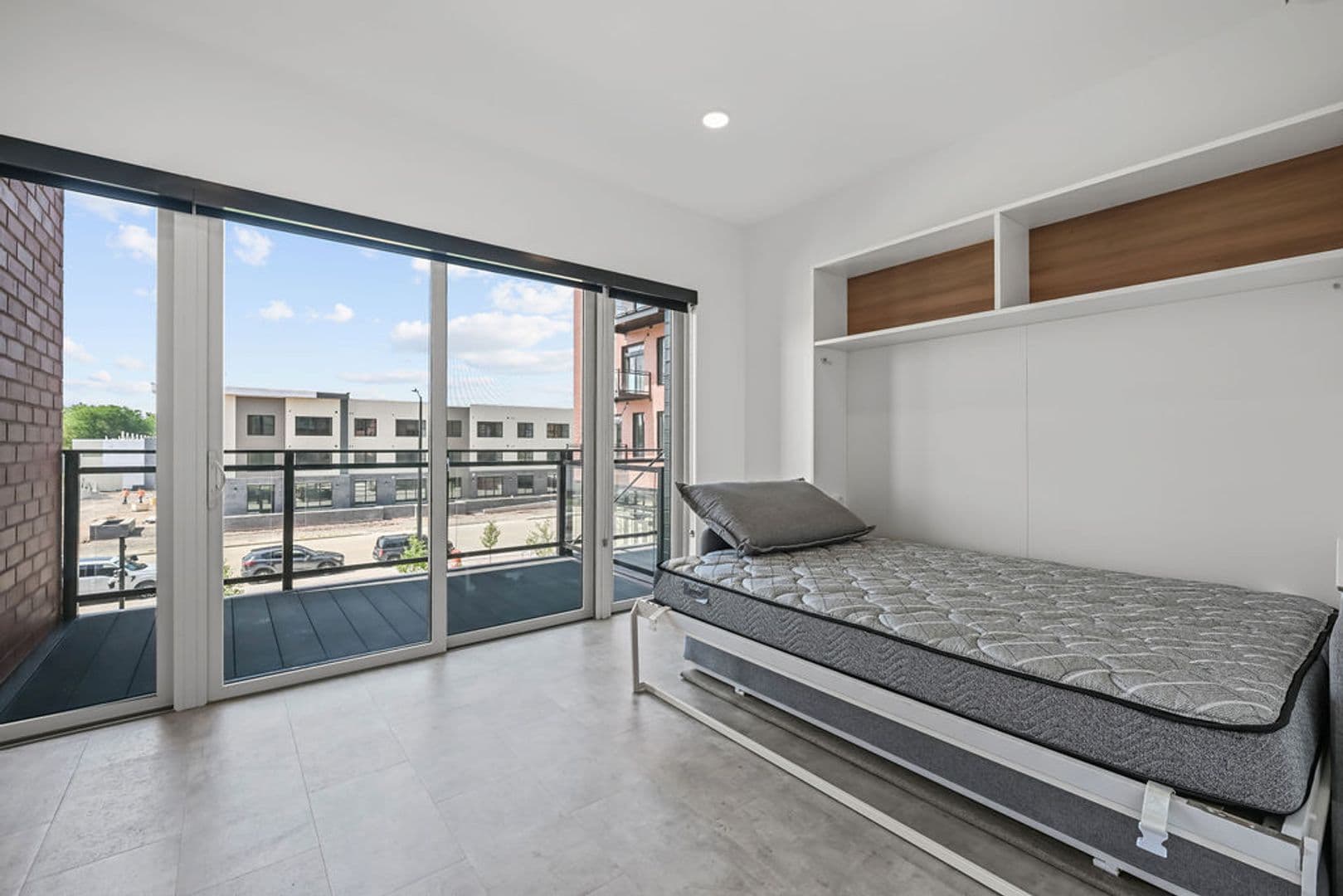 Ashwaubenon Apartment: 686 Mike McCarthy Way