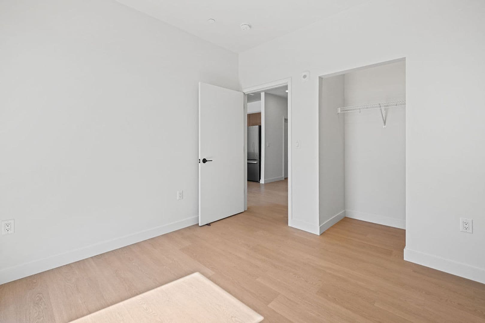 Oshkosh Apartment: 417 Marion Road