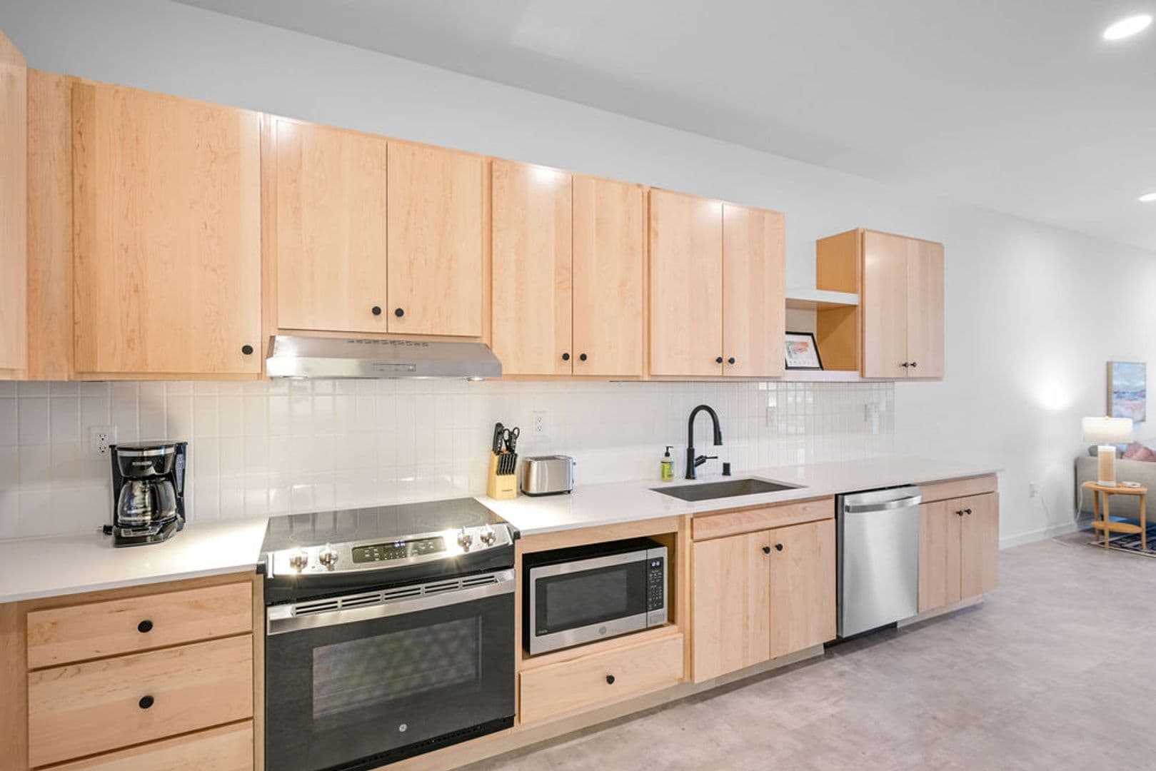 Ashwaubenon Apartment: 686 Mike McCarthy Way