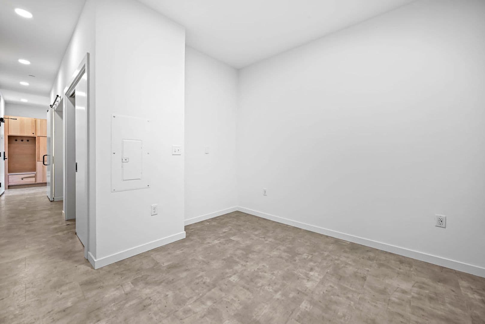 Ashwaubenon Apartment: 686 Mike McCarthy Way