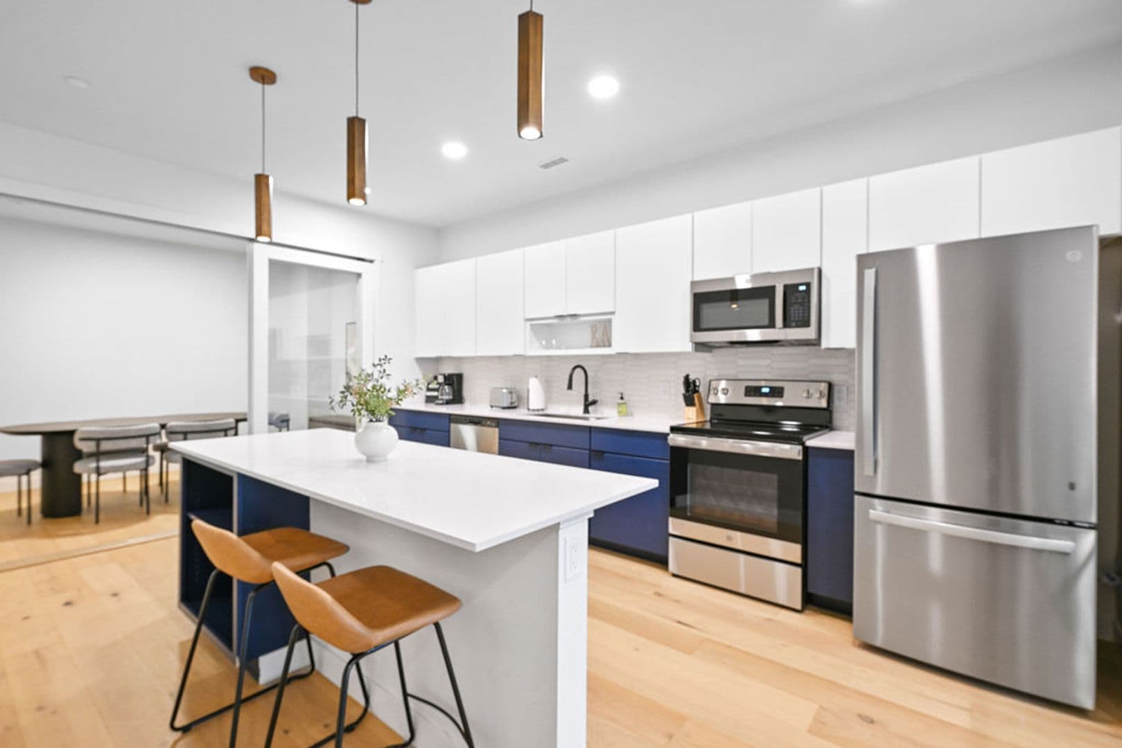 Oshkosh Apartment: 417 Marion Road