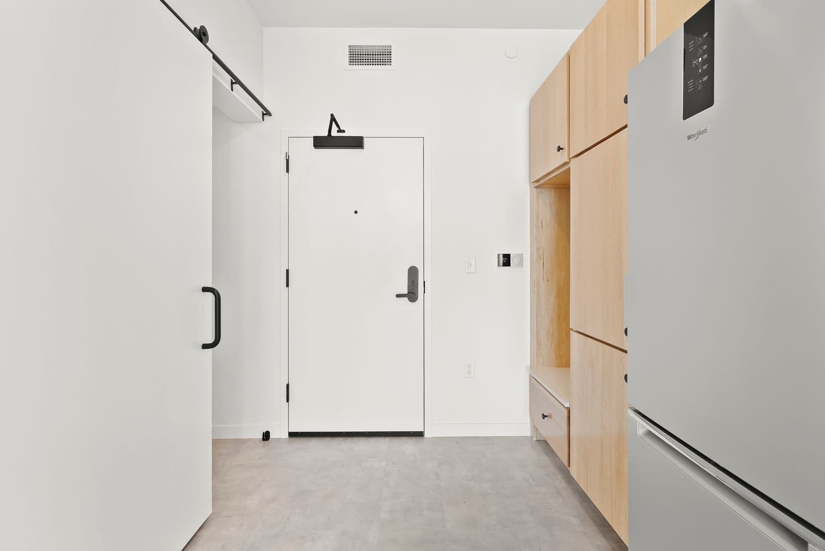 Ashwaubenon Apartment: 686 Mike McCarthy Way