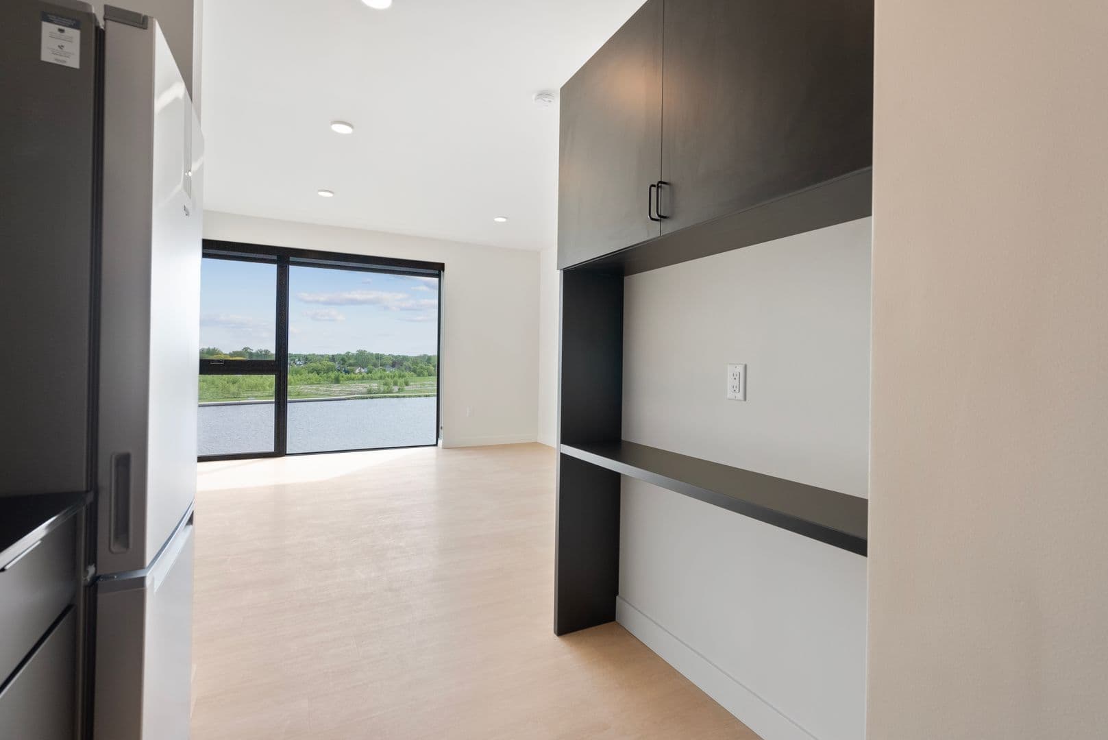 Oshkosh Apartment: 417 Marion Road
