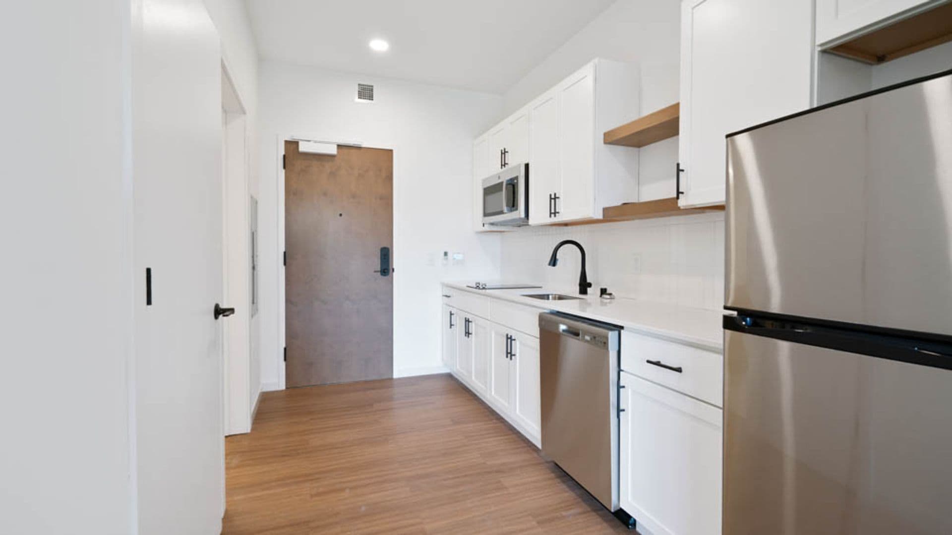 Eau Claire Apartment: 100 N Farwell Street